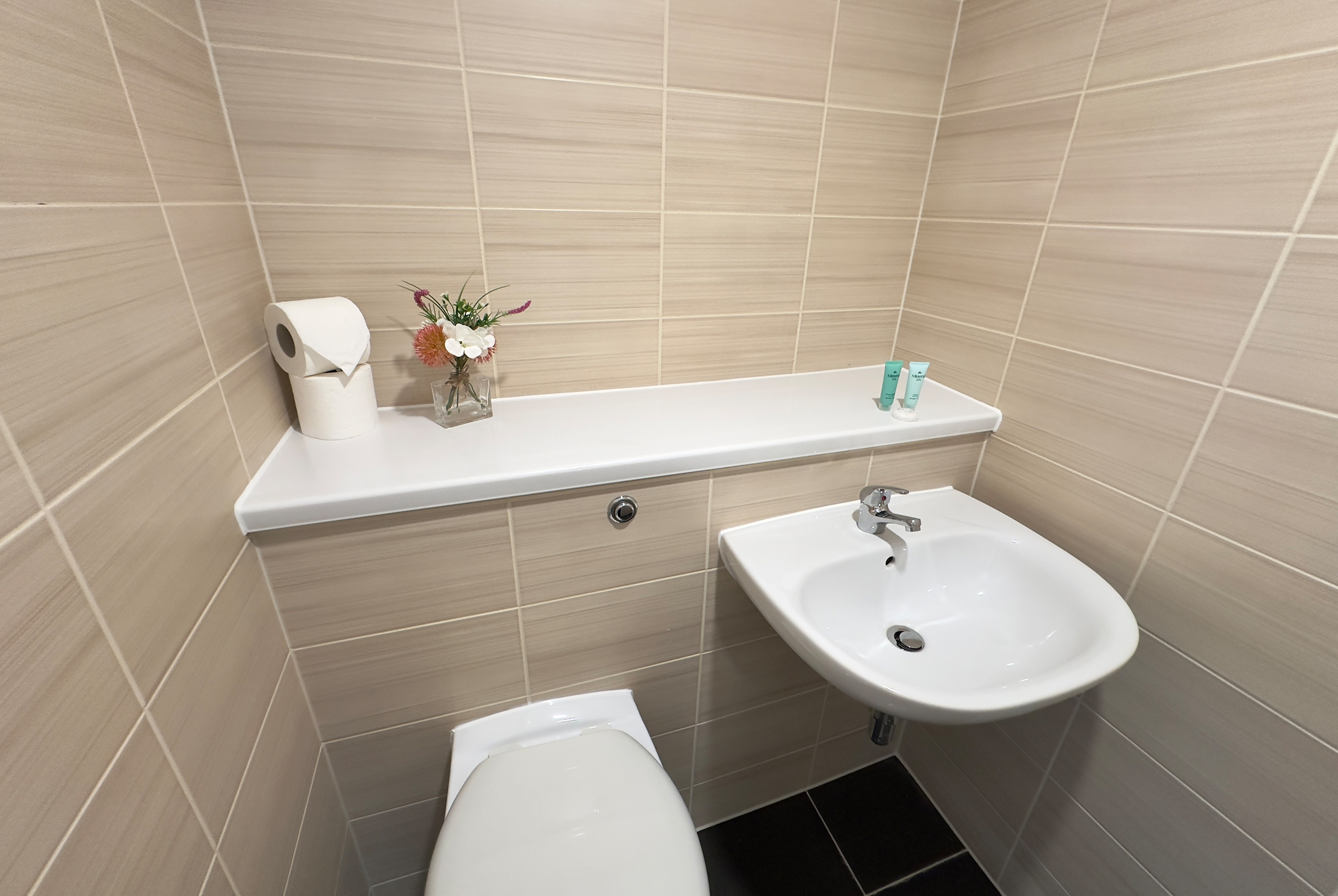 Monarchs-Quay-Apartments-2BR1W-13