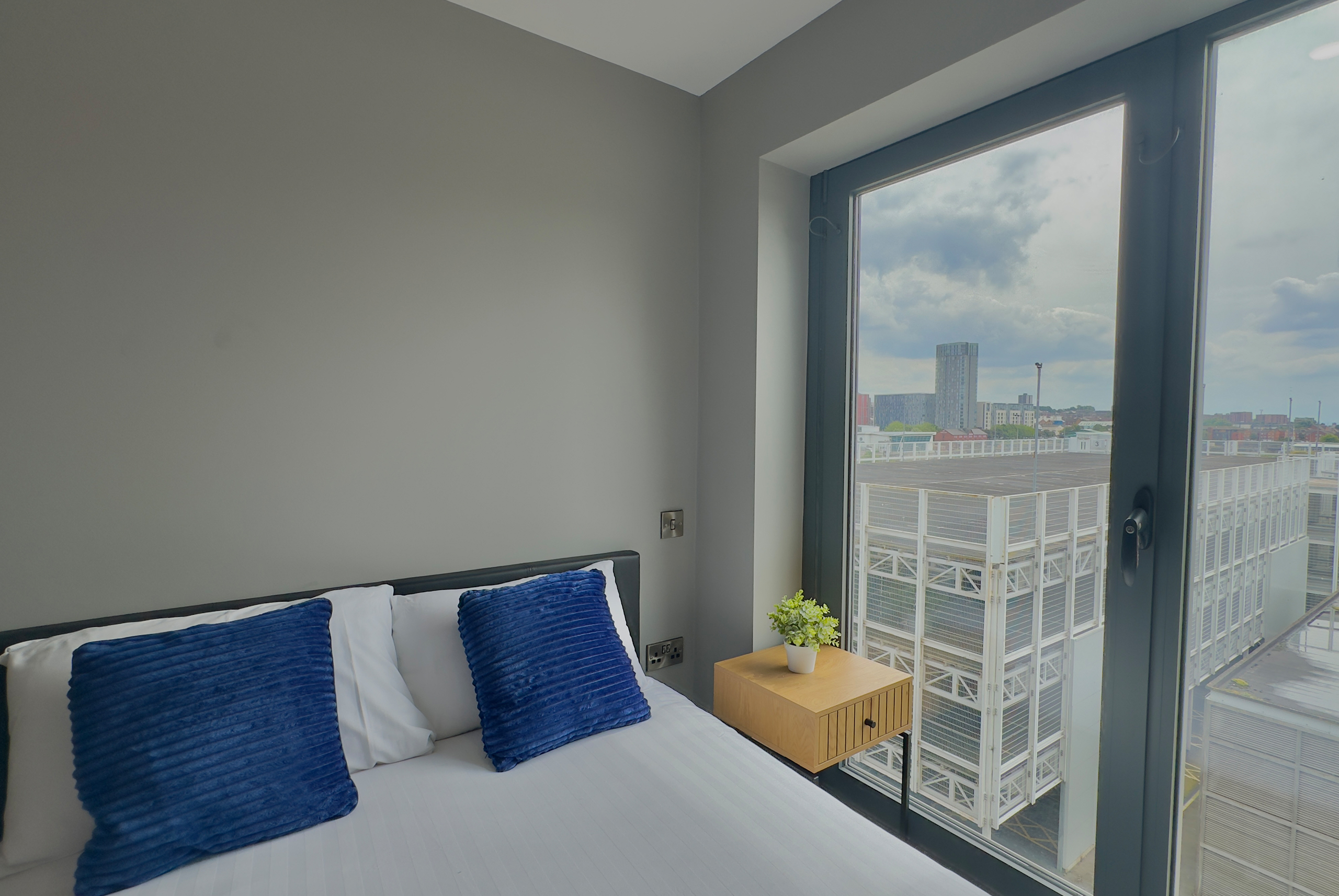 Monarchs-Quay-Apartments-2BR1W-6