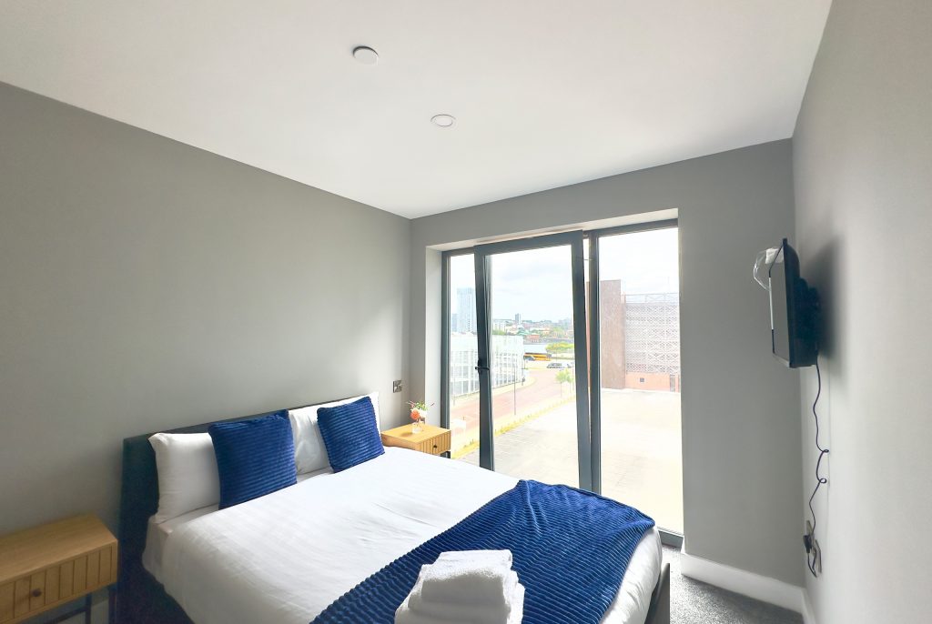“Monarchs Quay Liverpool waterfront serviced apartments for corporate stays”