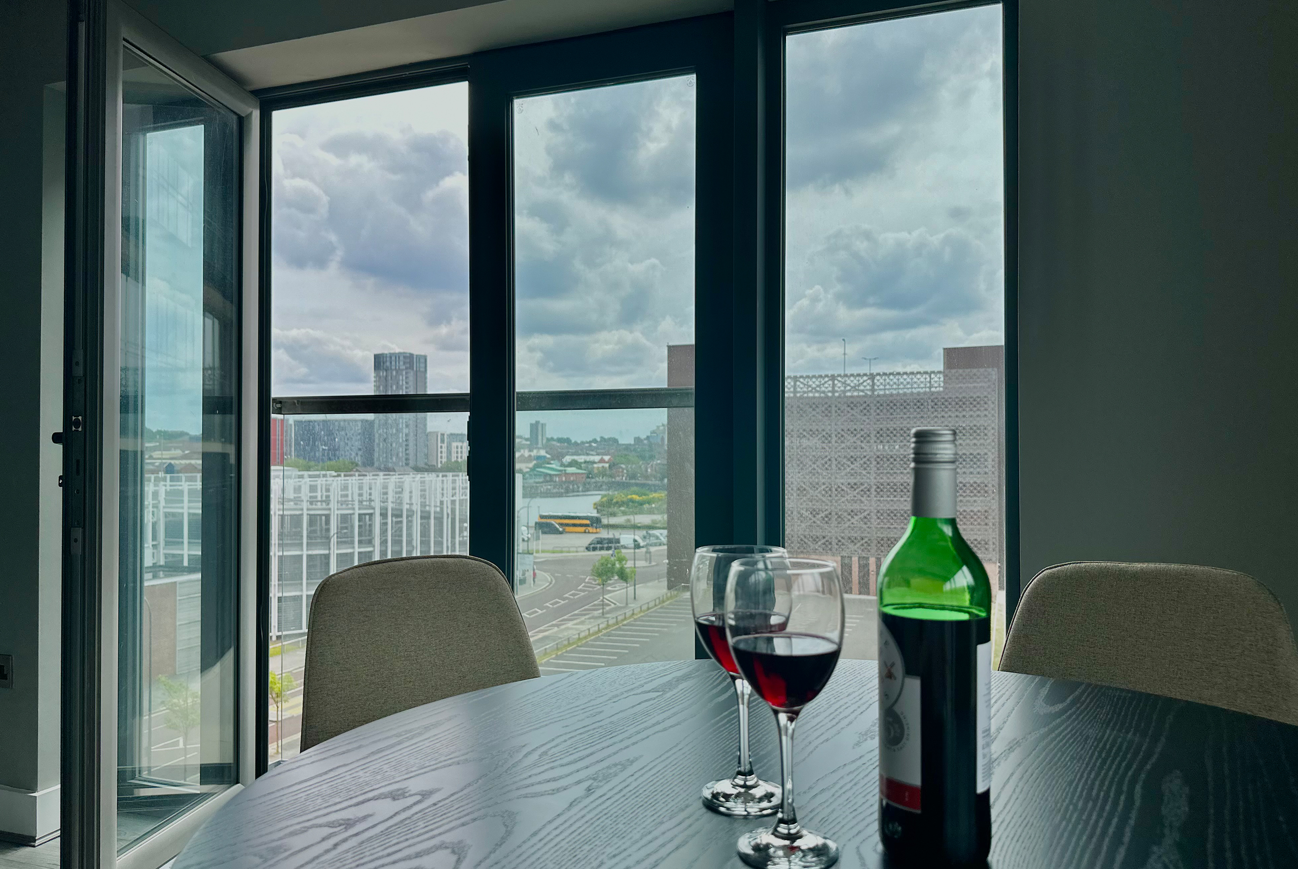 Monarchs-Quay-Apartments-Corner-2