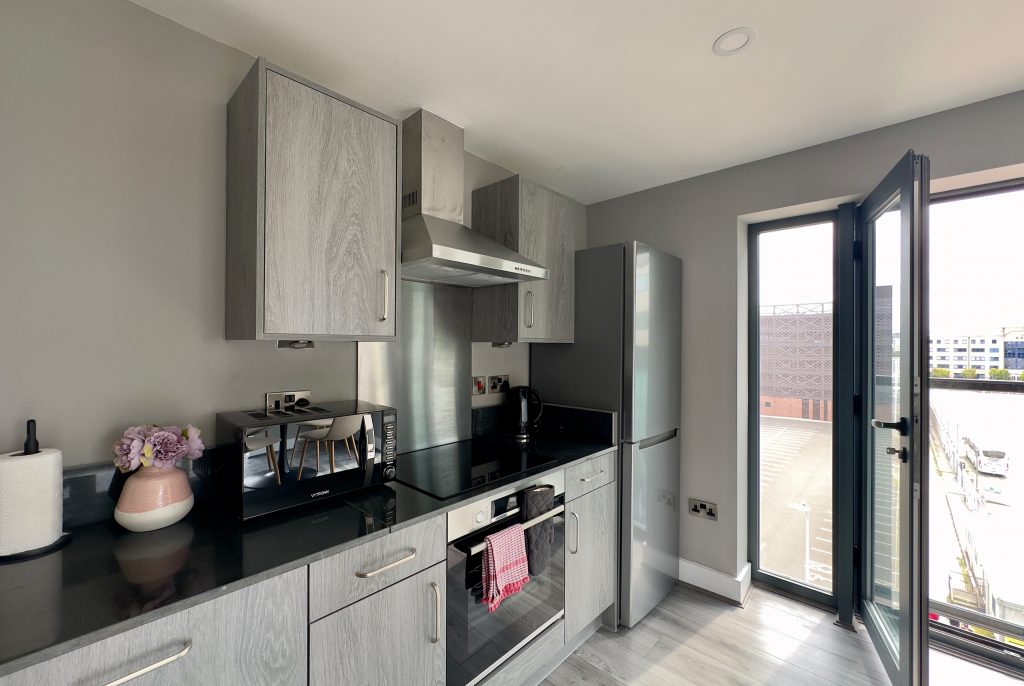 Corporate apartments Liverpool with workspace and kitchen facilities