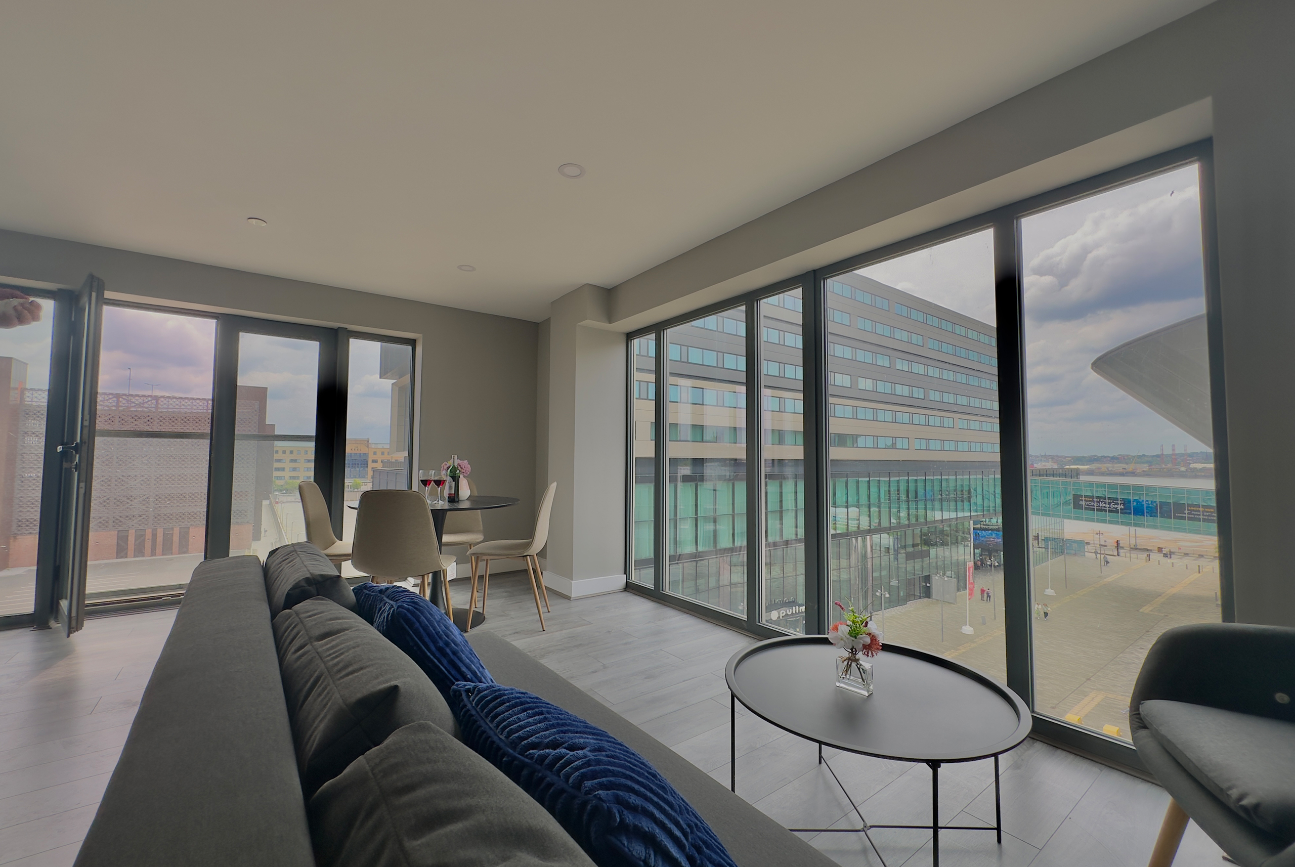Monarchs-Quay-Apartments-Corner-6