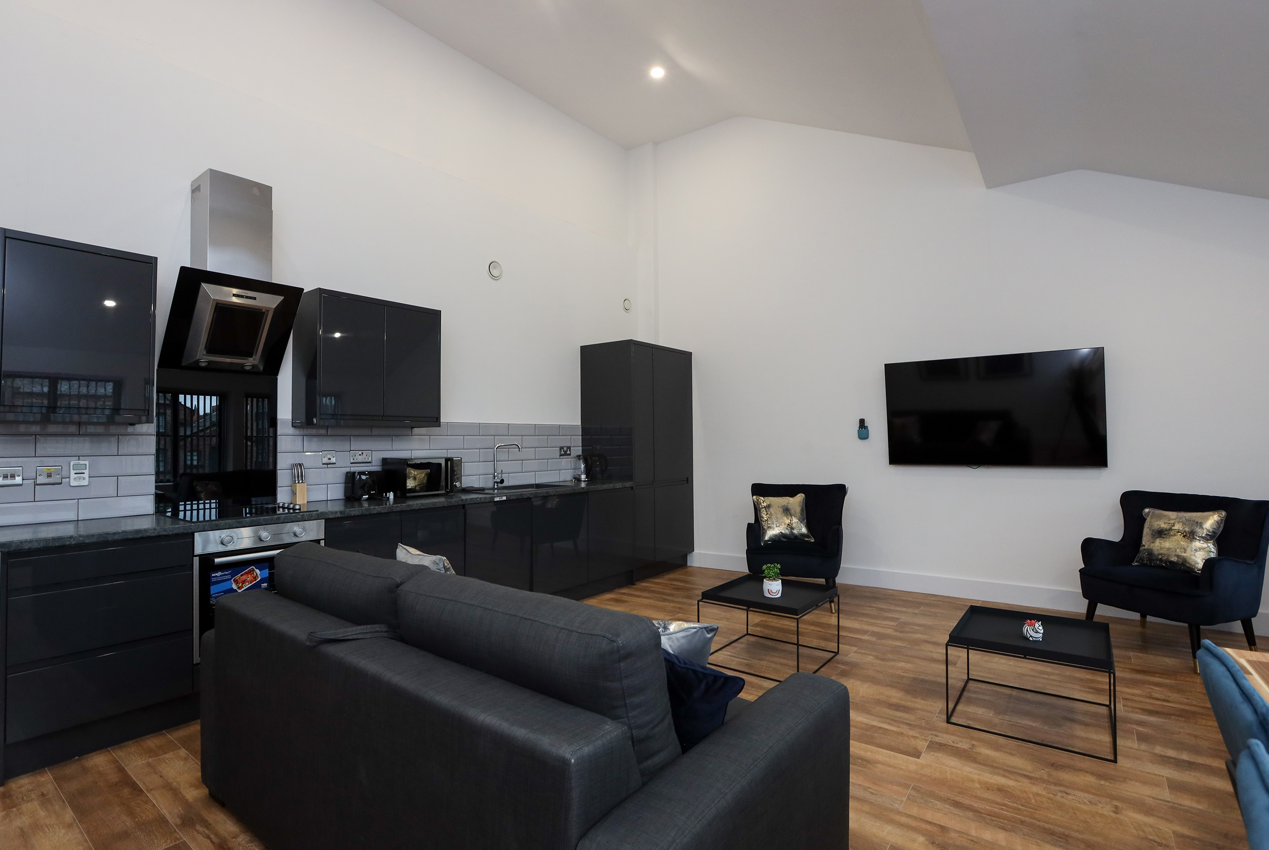 Concert-Square-3-BR-Apartment-2