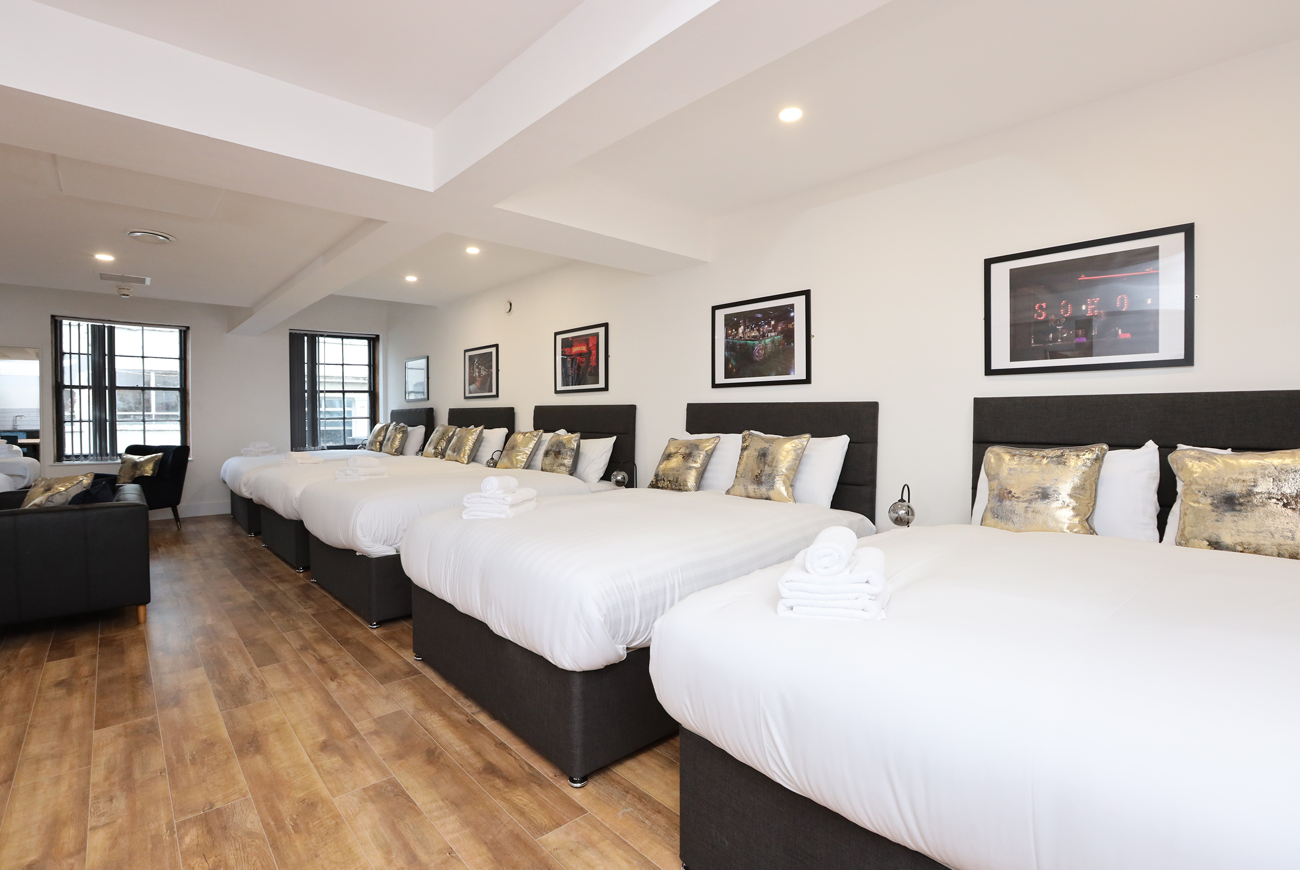 Concert-Square-Party-Studio-Apartment-1