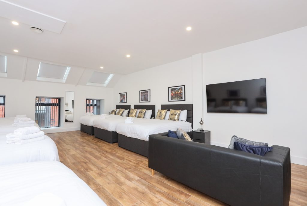 Concert Square Party Studio