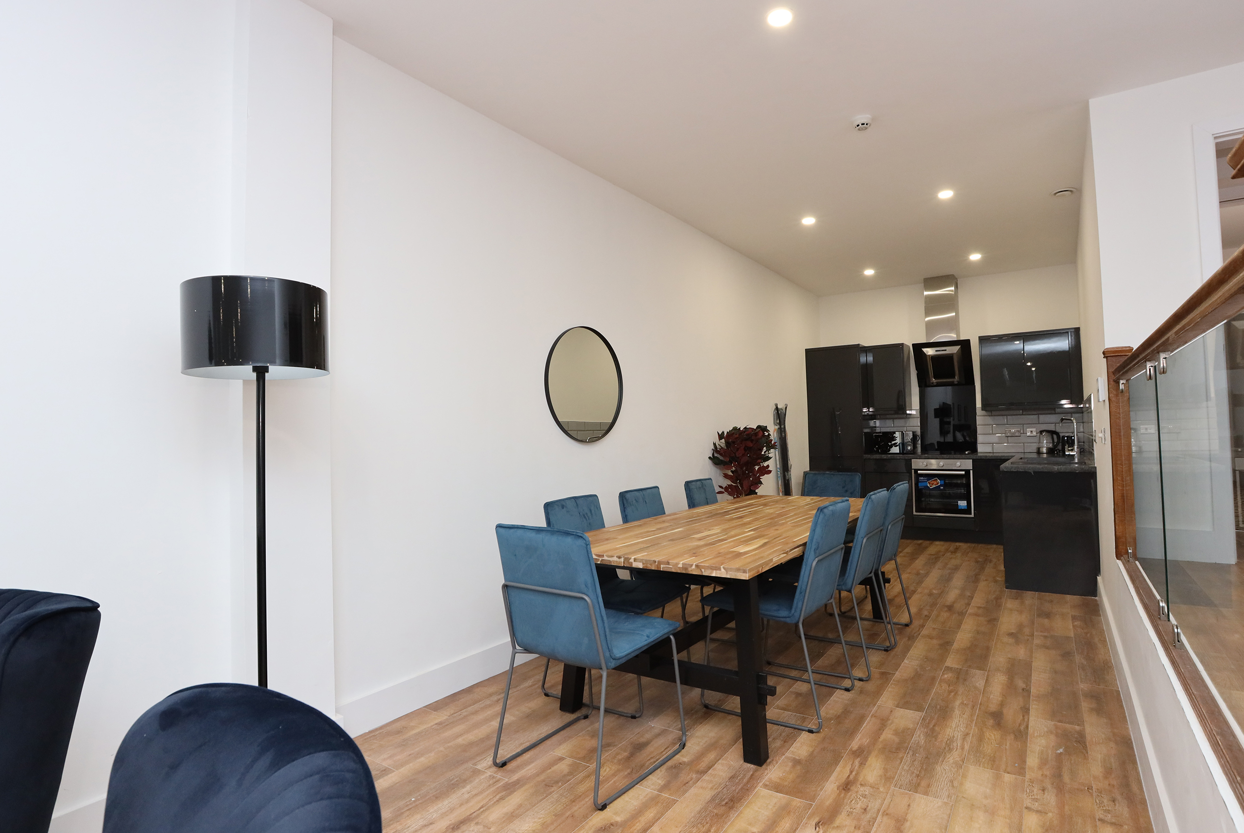 Concert-Square-Party-Studio-Apartment-3