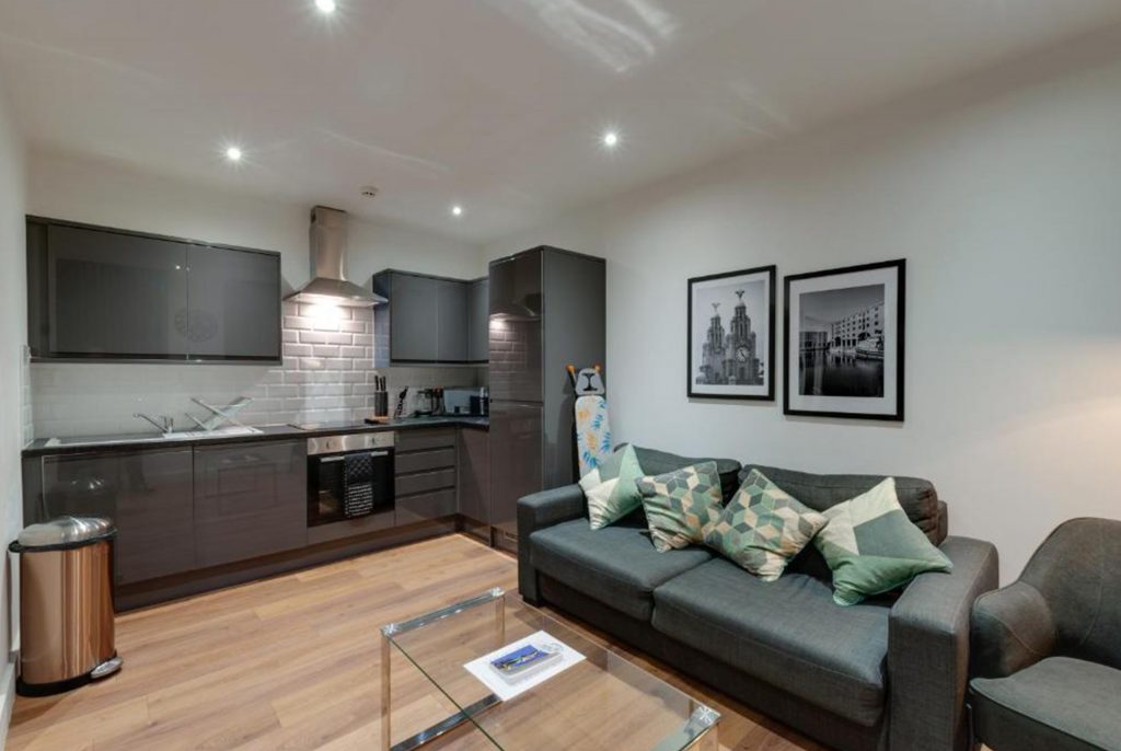 Liverpool short terms lets on Lord Street near business district