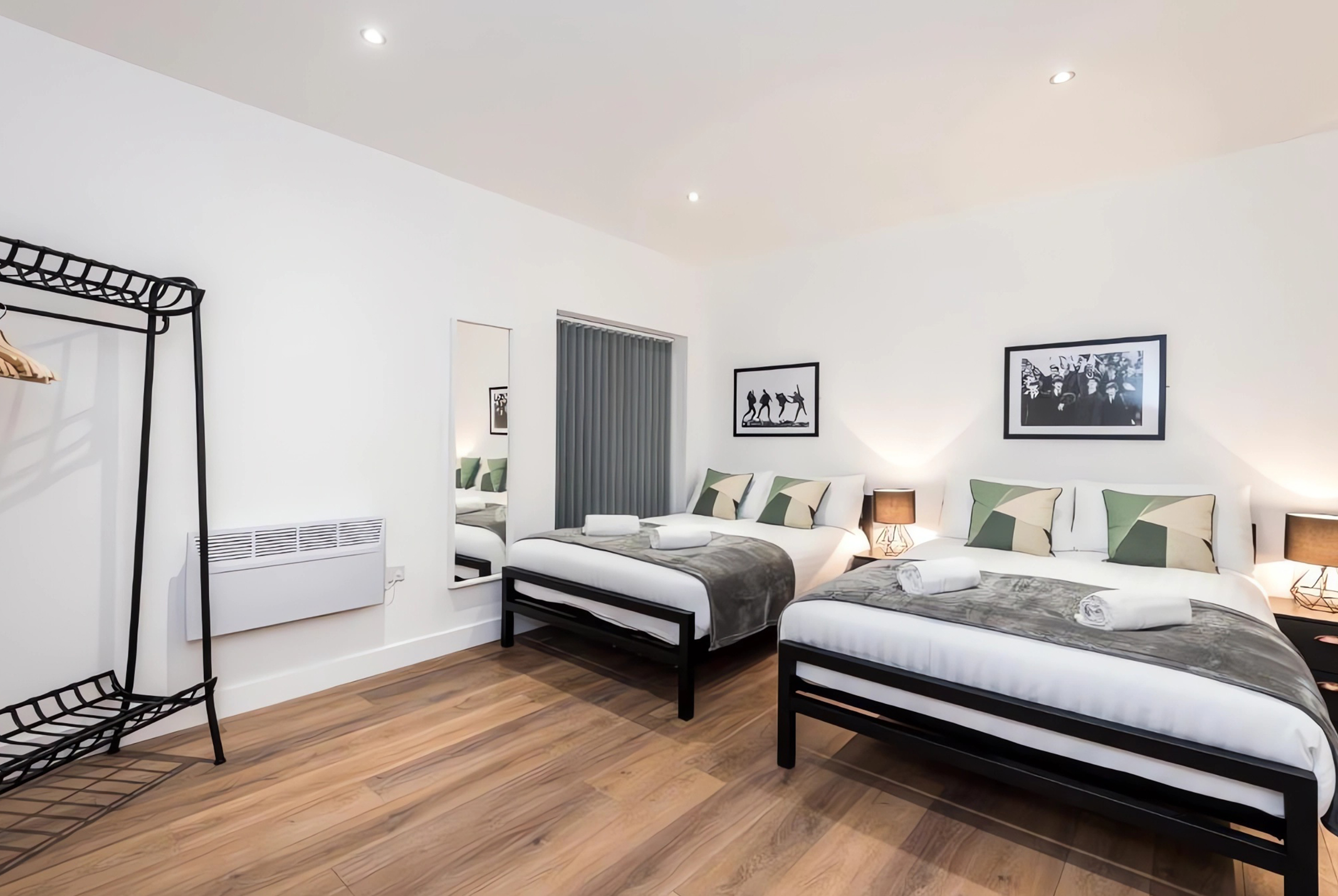 Sgt-Peppers-1-BR-Terrace-Apartment-10