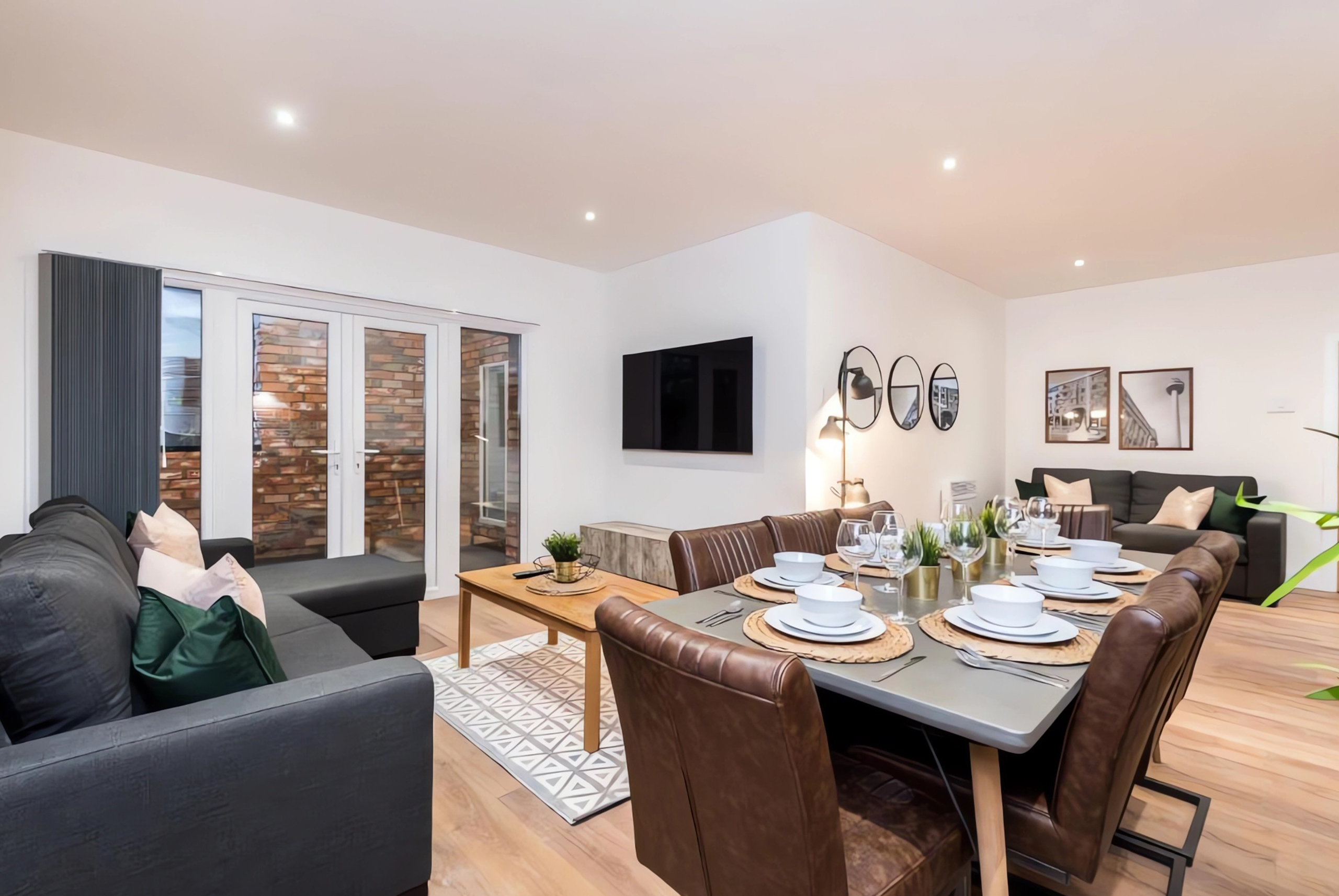 Sgt-Peppers-1-BR-Terrace-Apartment-6