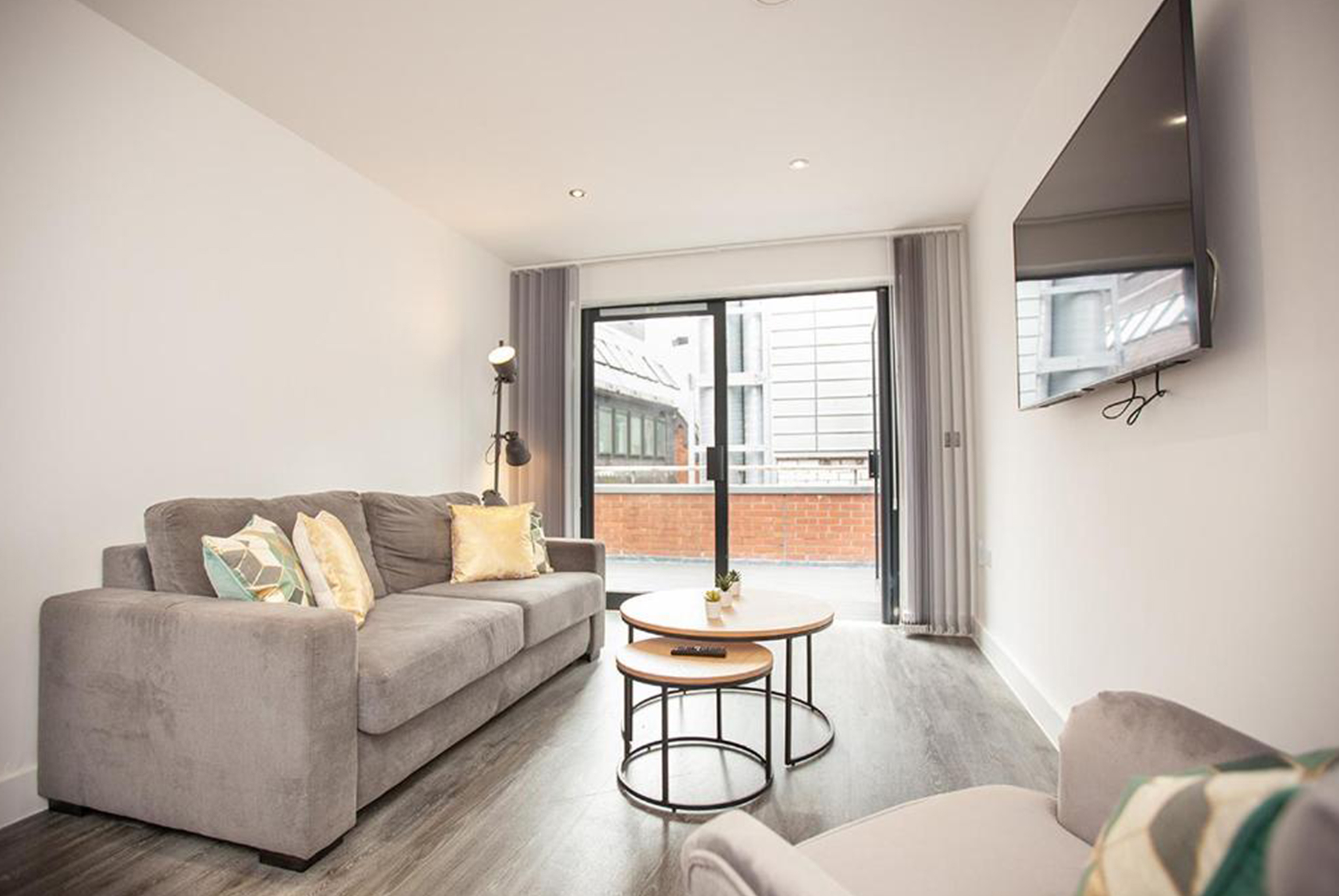 Sgt-Peppers-Loft-Apartment-4
