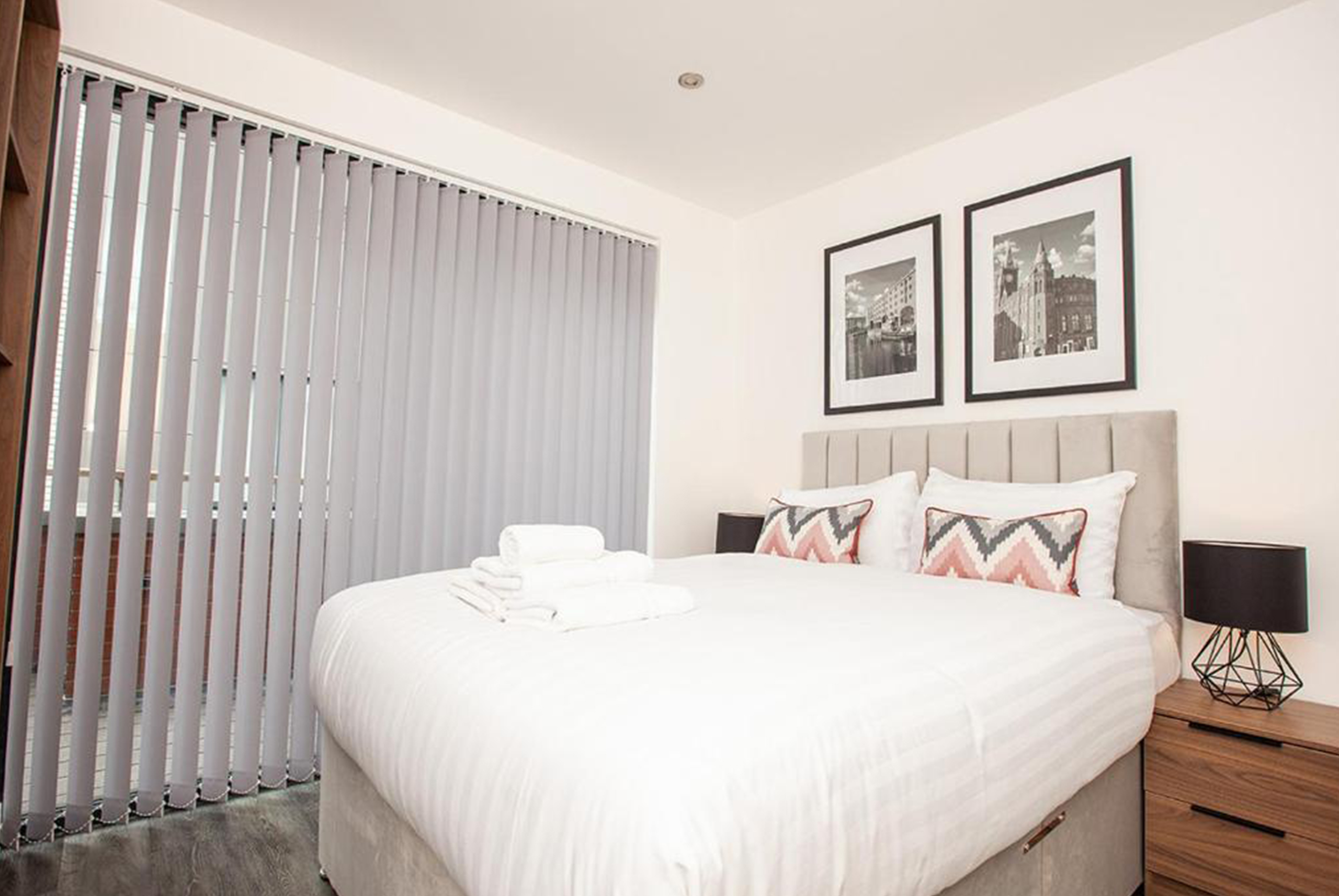 Sgt-Peppers-Penthouse-Apartment-6