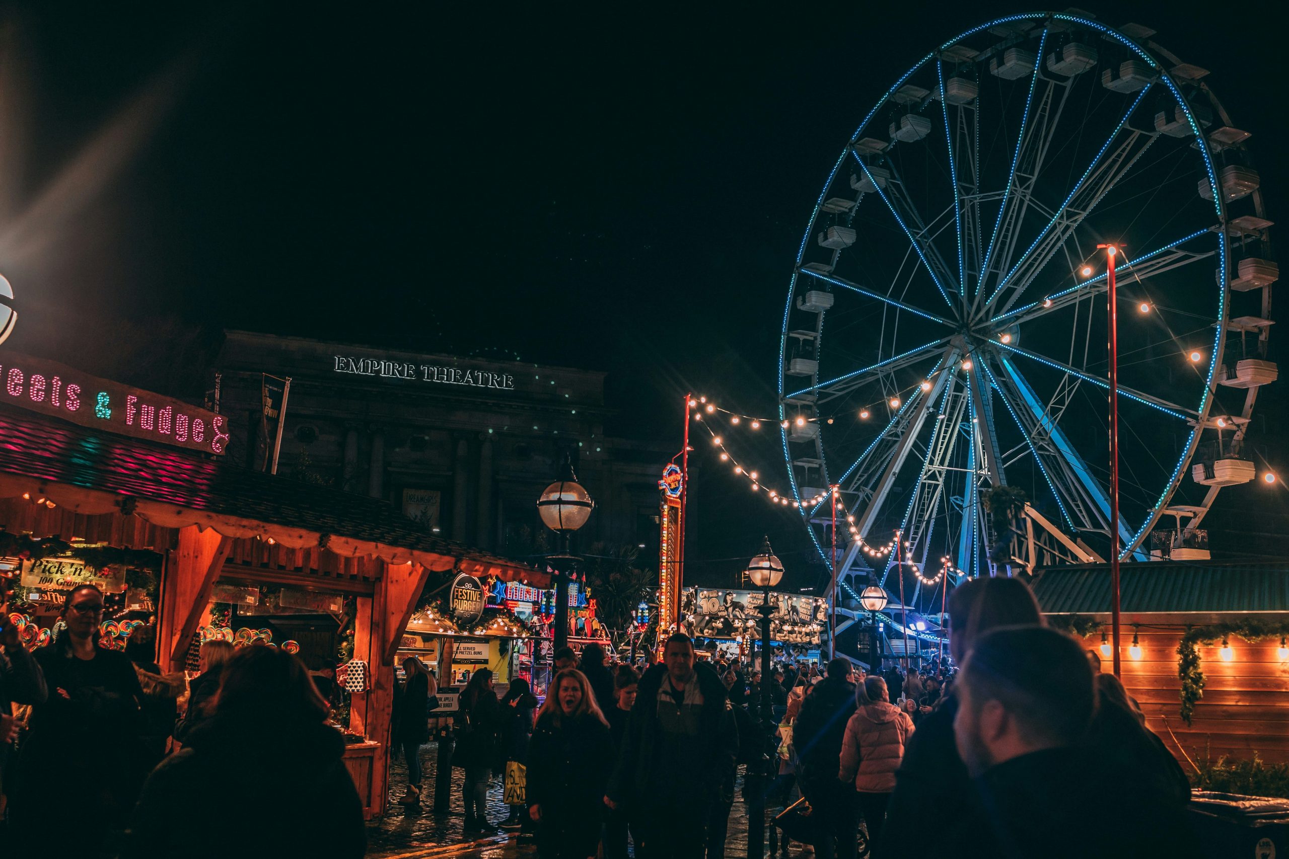 You are currently viewing Christmas in Liverpool 2025: The Ultimate Guide to Festive Markets, Magical Events & The Best Places to Stay