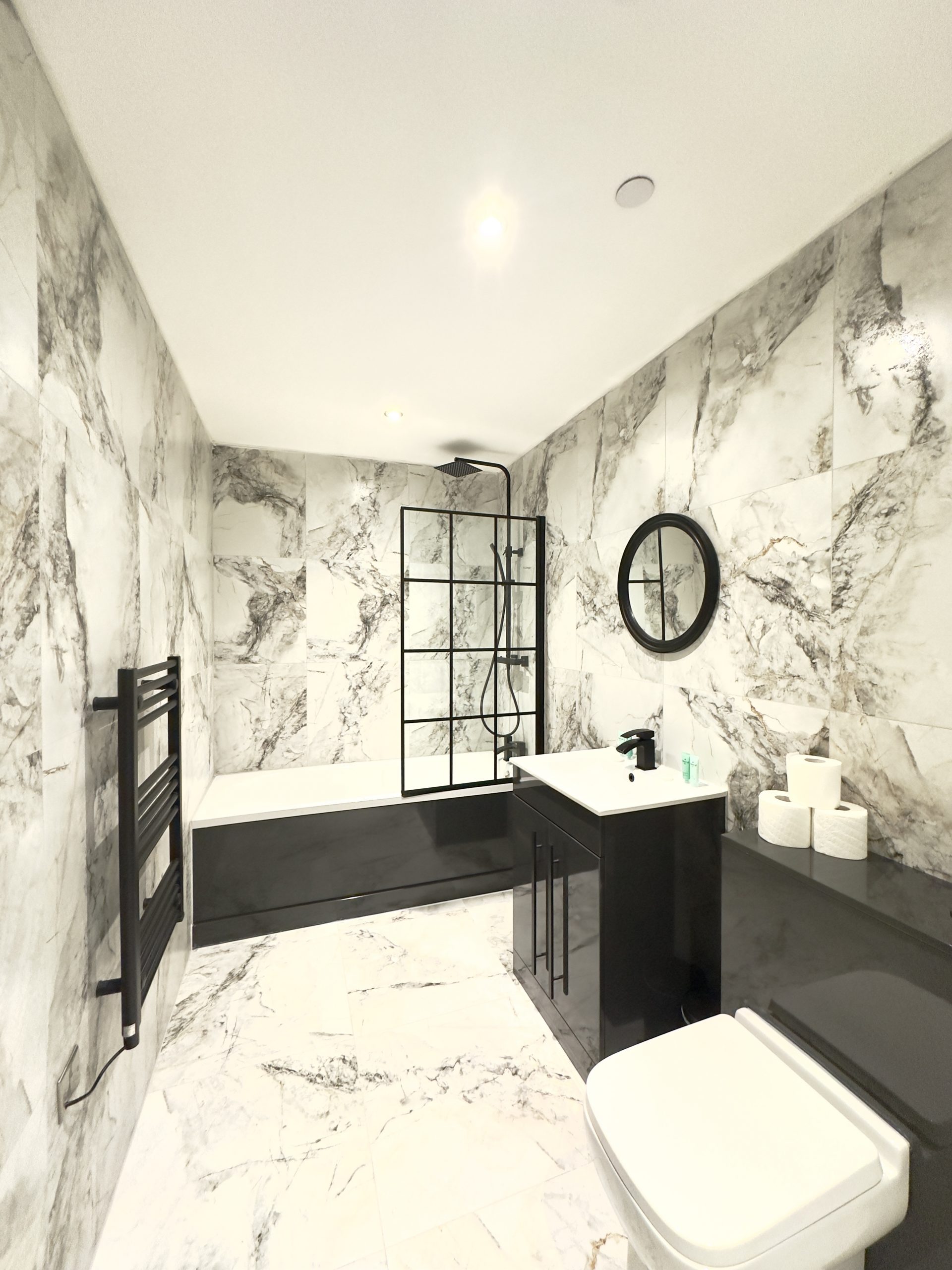 Cumberland Street serviced apartments Liverpool bathroom (Apt 1)