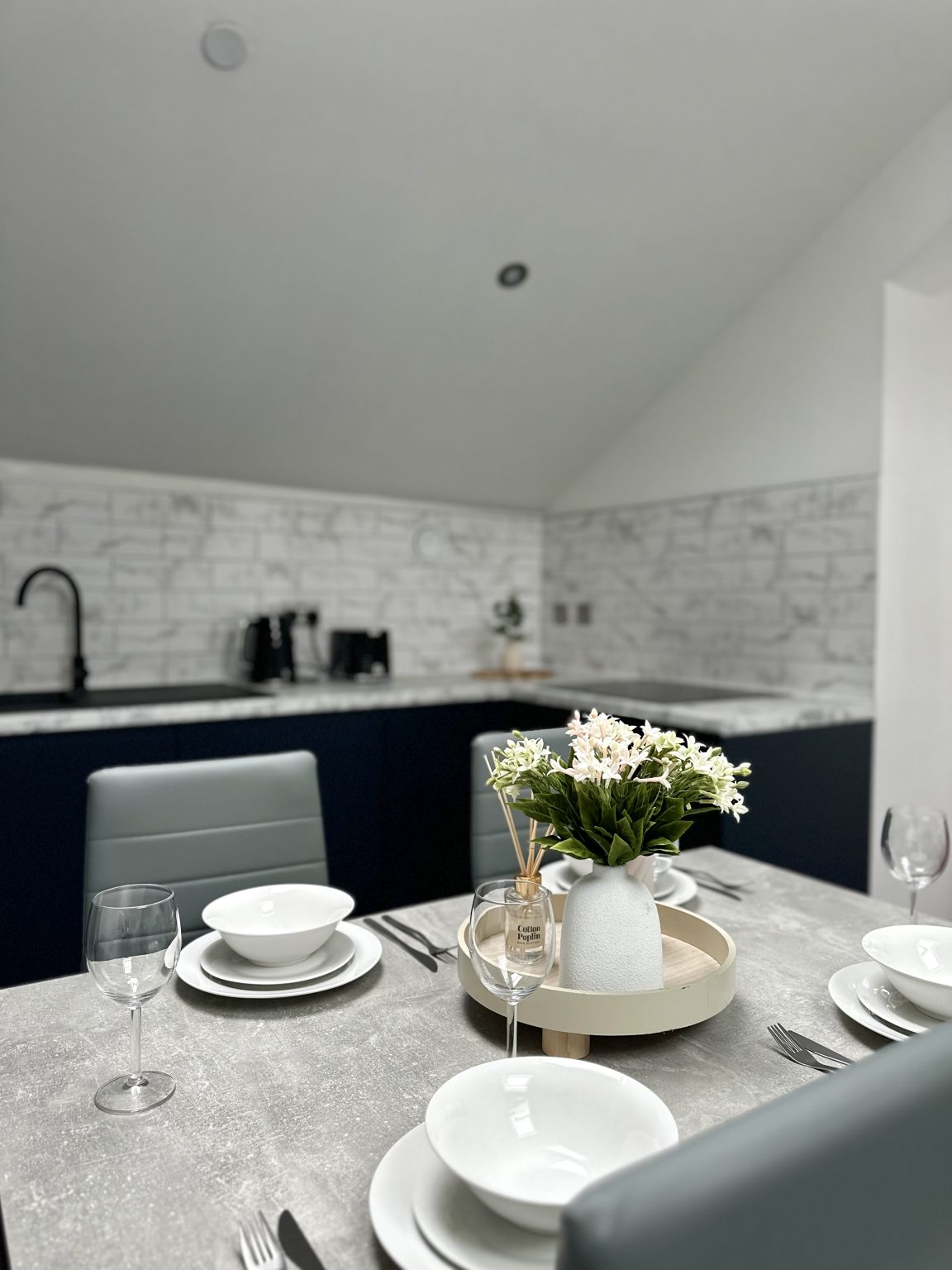 Cumberland Street Apt 8 Dining Area