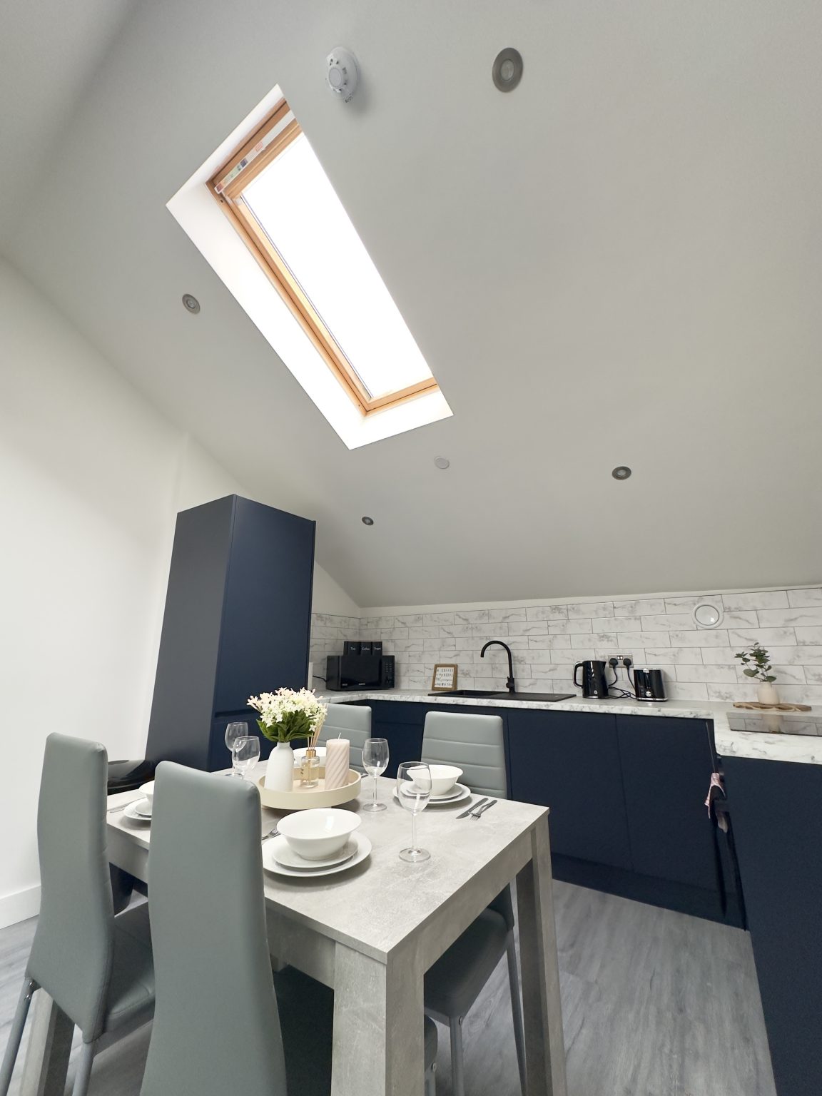 Cumberland Street Apt 8 Dining Area & Kitchen