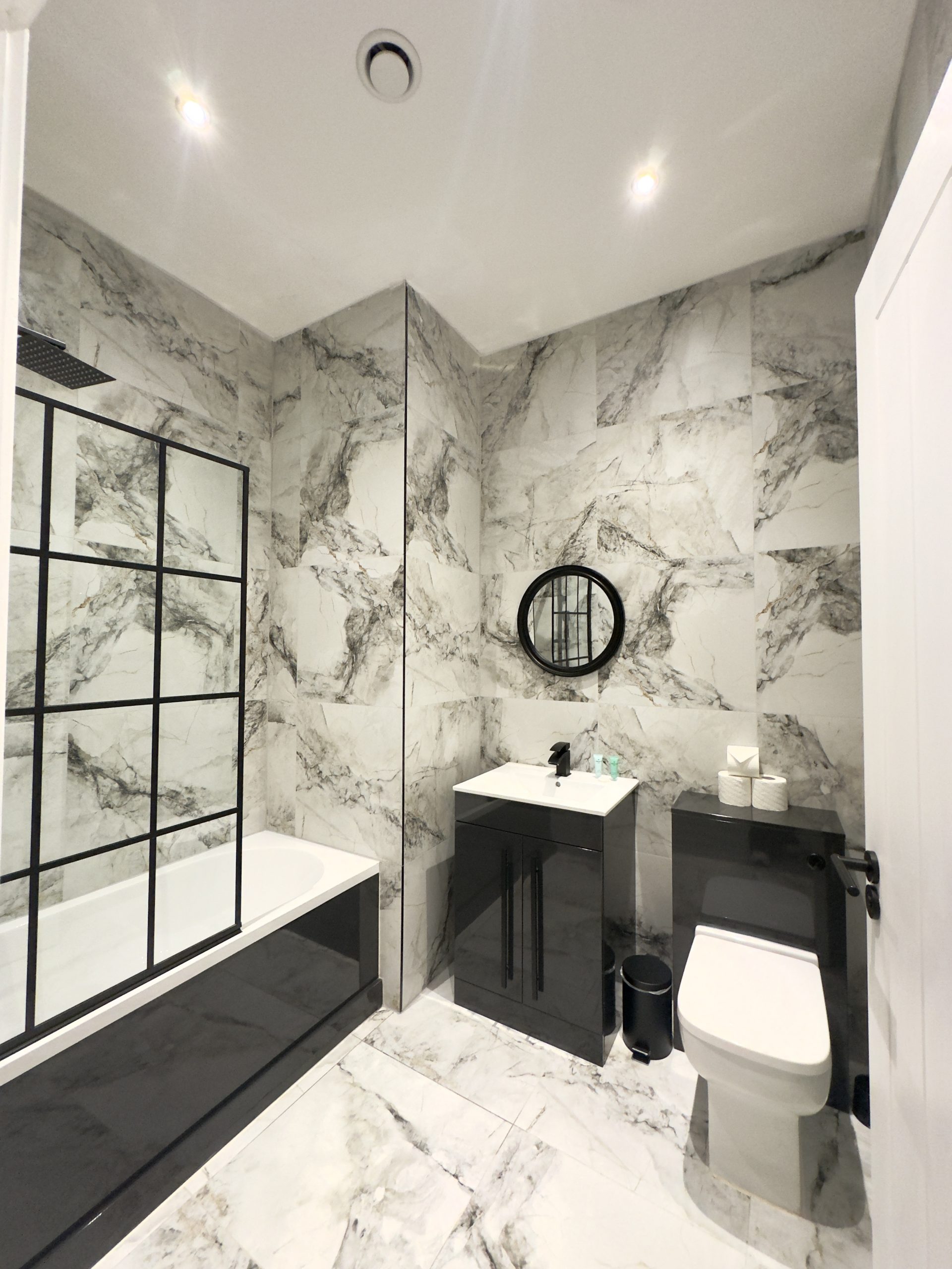 Cumberland Street Apt 2 Bathroom