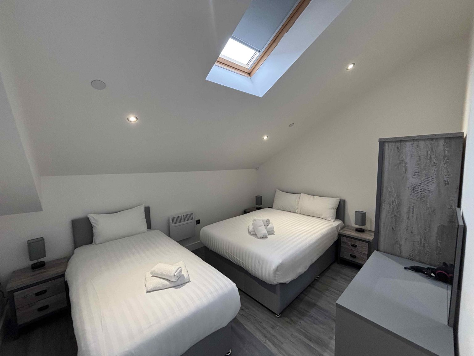 Cumberland Street Apartments Room 8