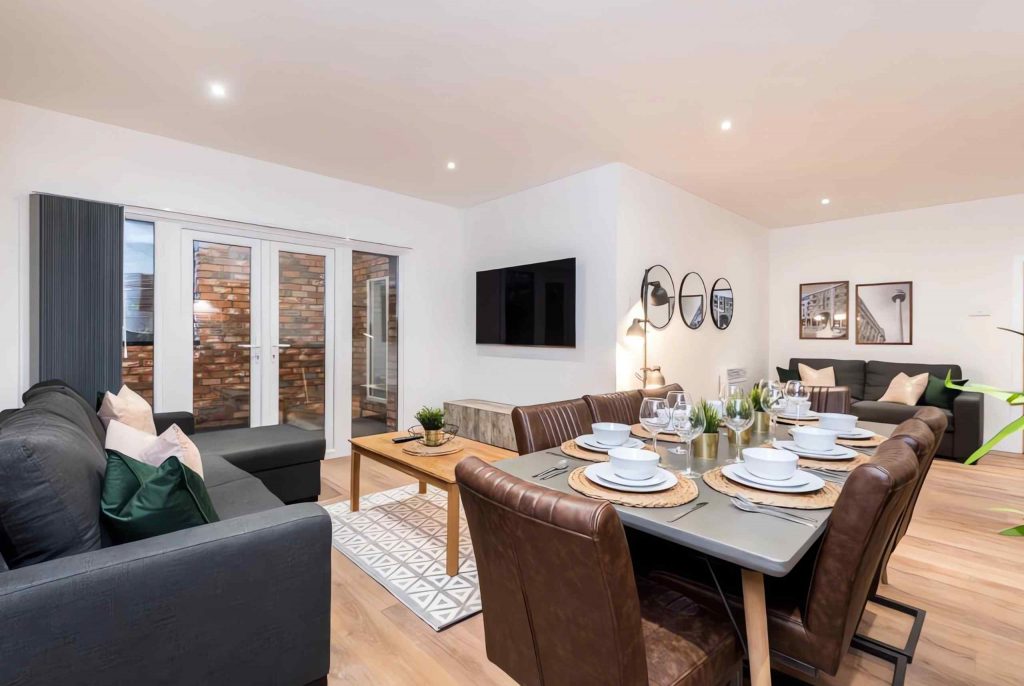 large group apartment Liverpool for parties and celebrations