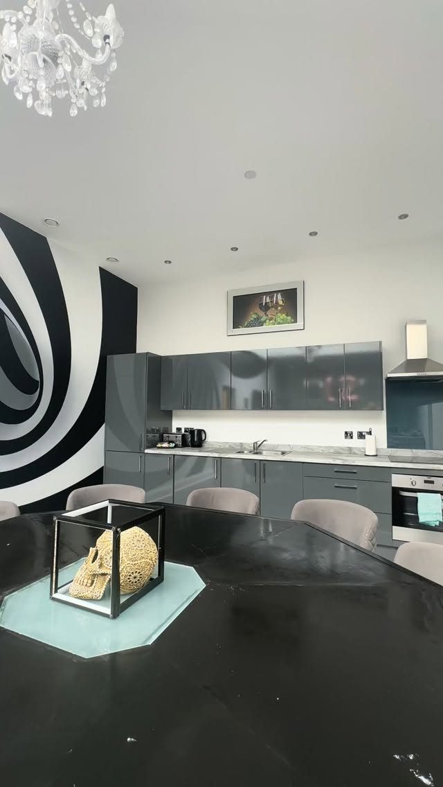 Instagram post from happydaysapartments. This post is in position 2.