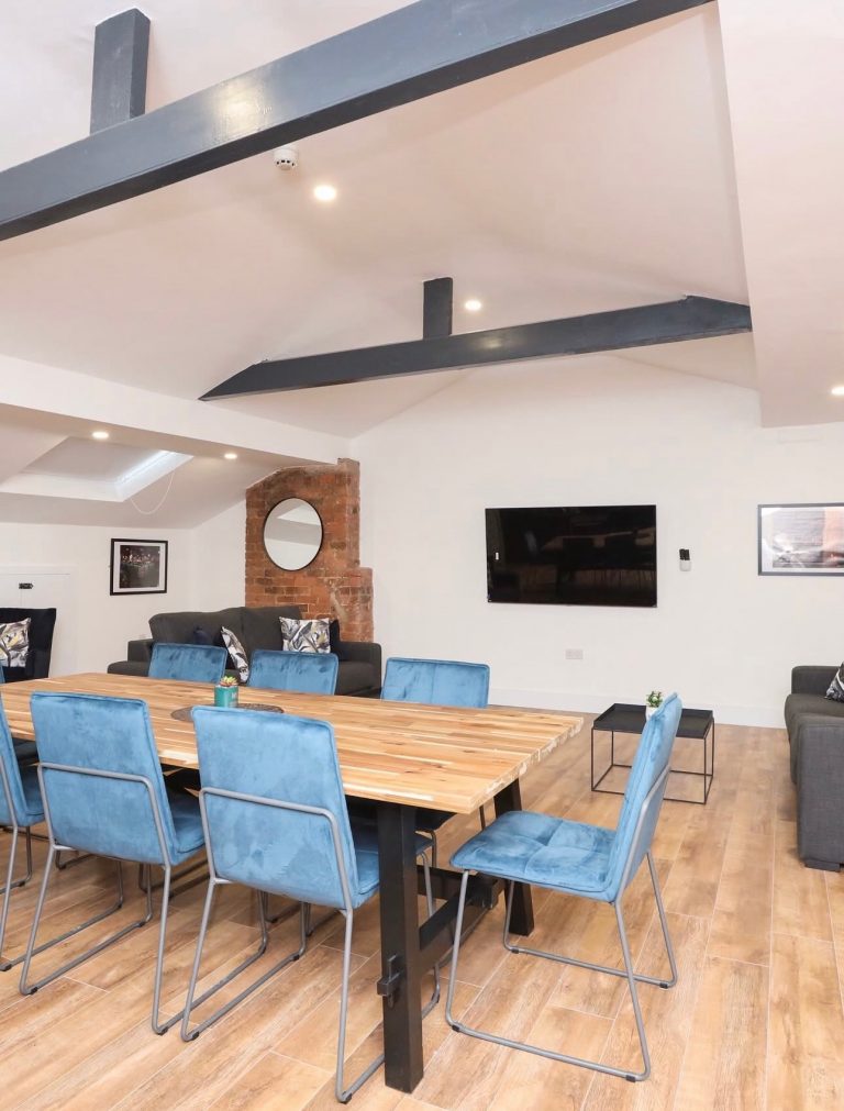 Instagram post from happydaysapartments. This post is in position 1.